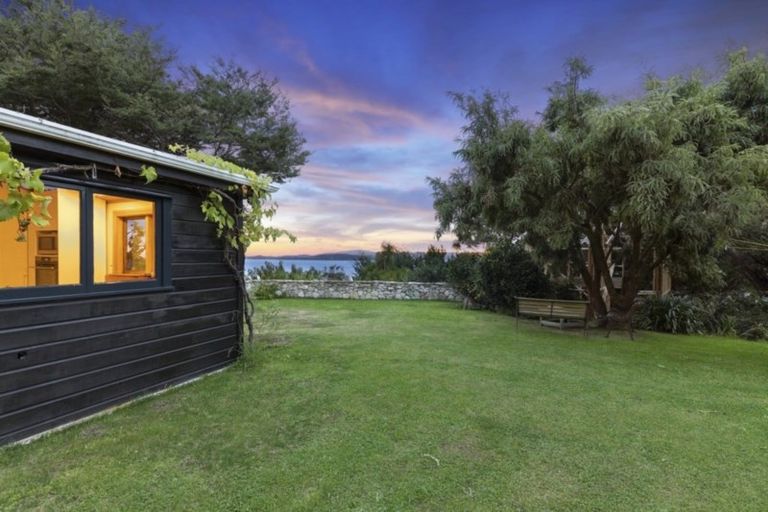 Photo of property in 5 Whiorau Grove, Lowry Bay, Lower Hutt, 5013