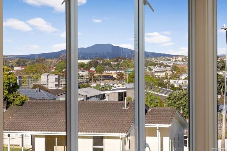 Photo of property in 46 Potter Avenue, Northcote, Auckland, 0627