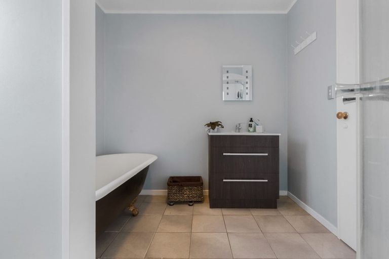 Photo of property in 309b Fenwick Street, Mayfair, Hastings, 4122