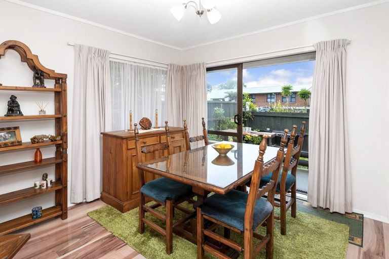 Photo of property in 2/1 Glenside Avenue, Pakuranga, Auckland, 2010