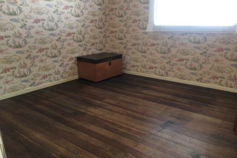 Photo of property in 96 Domett Street, Waitara, 4320