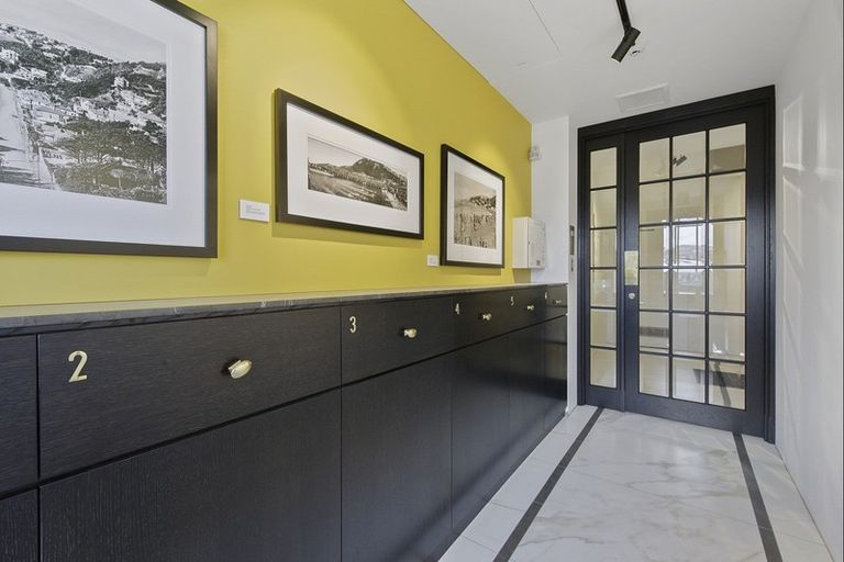 Photo of property in Inverleith Apartments, 3/306 Oriental Parade, Oriental Bay, Wellington, 6011