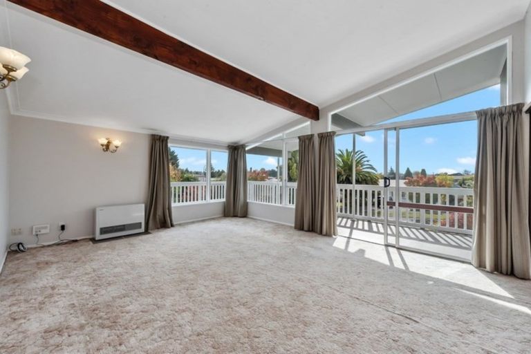 Photo of property in 53 Resthill Crescent, Glenview, Hamilton, 3206