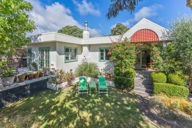 Photo of property in 42 Poplar Avenue, Raumati South, Paraparaumu, 5032