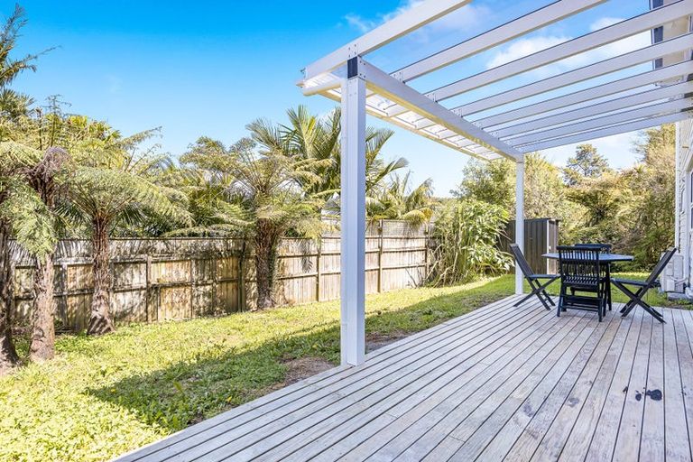 Photo of property in 28 Shah Place, Glen Eden, Auckland, 0602
