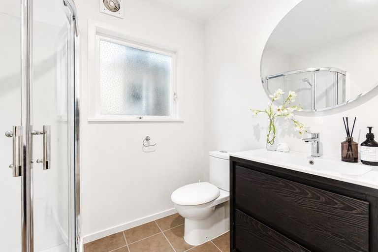 Photo of property in 9 Oteha Valley Road, Northcross, Auckland, 0632
