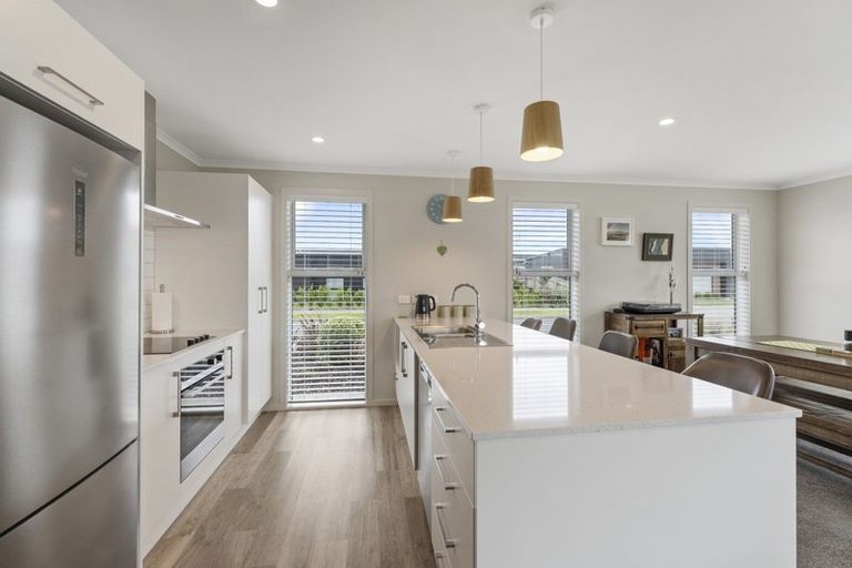 Photo of property in 3 Tapuhikura Street, Waikanae, 5036