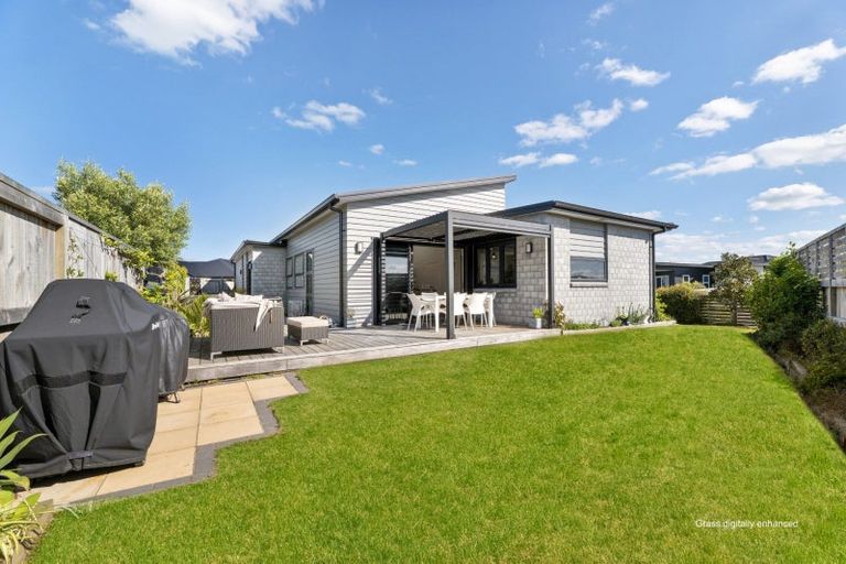 Photo of property in 43 Kotiate Street, Papamoa Beach, Papamoa, 3118