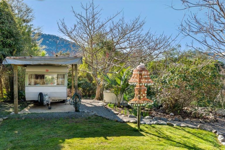 Photo of property in 826 Queen Charlotte Drive, Havelock, Picton, 7281