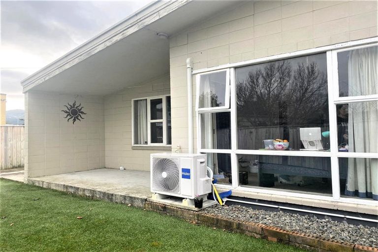 Photo of property in 2/571 Fergusson Drive, Trentham, Upper Hutt, 5018