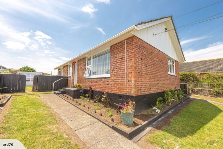 Photo of property in 180 Puriri Street, Castlecliff, Whanganui, 4501