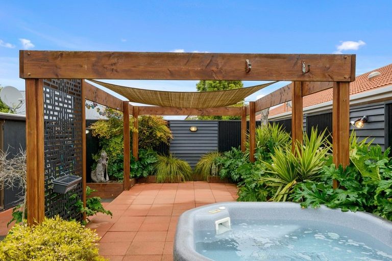 Photo of property in 41 Lowry Avenue, Redwood, Christchurch, 8051