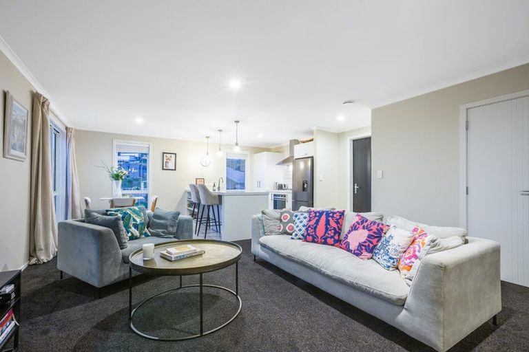 Photo of property in 11 Banks Boulevard, Whitby, Porirua, 5024