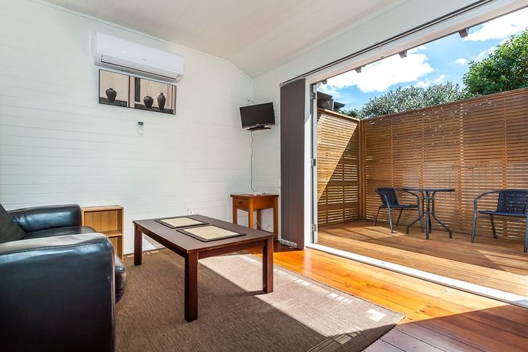 Photo of property in 3 Miles Place, Awapuni, Palmerston North, 4412