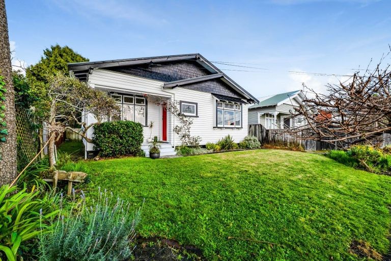 Photo of property in 19 Gaine Street, New Plymouth, 4310