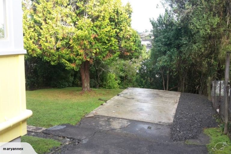 Photo of property in 186 Forrest Hill Road, Forrest Hill, Auckland, 0620
