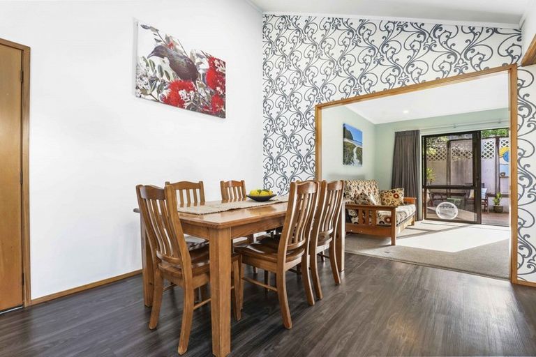 Photo of property in 16 Houhere Place, Pukete, Hamilton, 3200