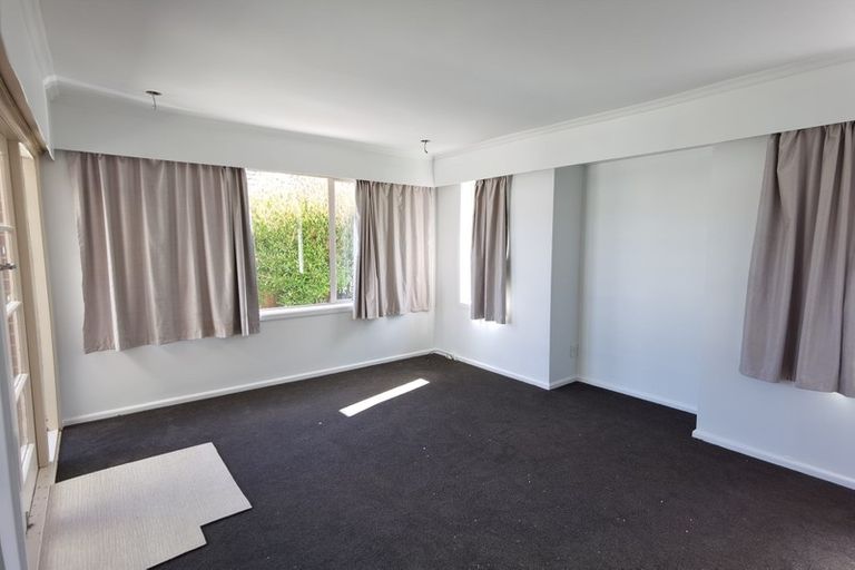Photo of property in 3 Glenora Place, Hornby, Christchurch, 8042