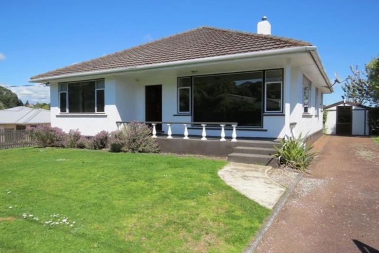 Photo of property in 4 Awanui Street, Merrilands, New Plymouth, 4312