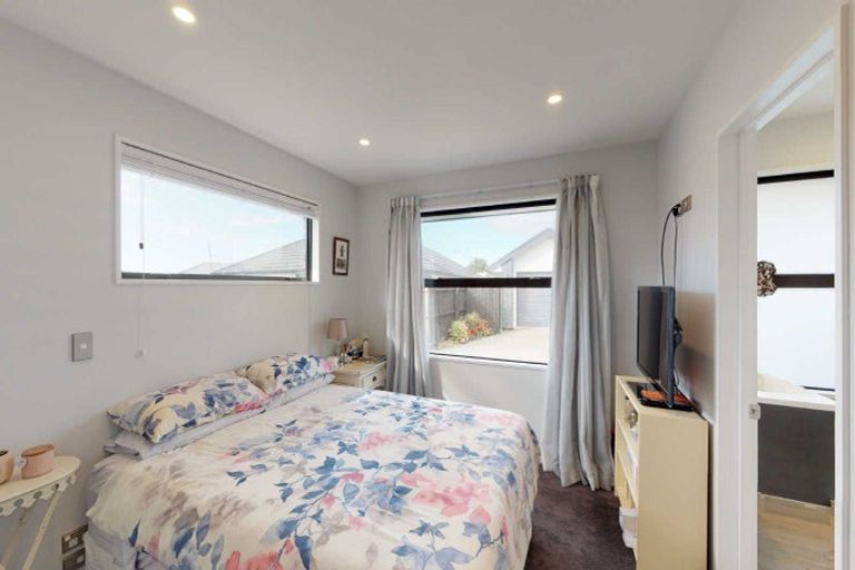 Photo of property in 18 Maka Lane, Halswell, Christchurch, 8025