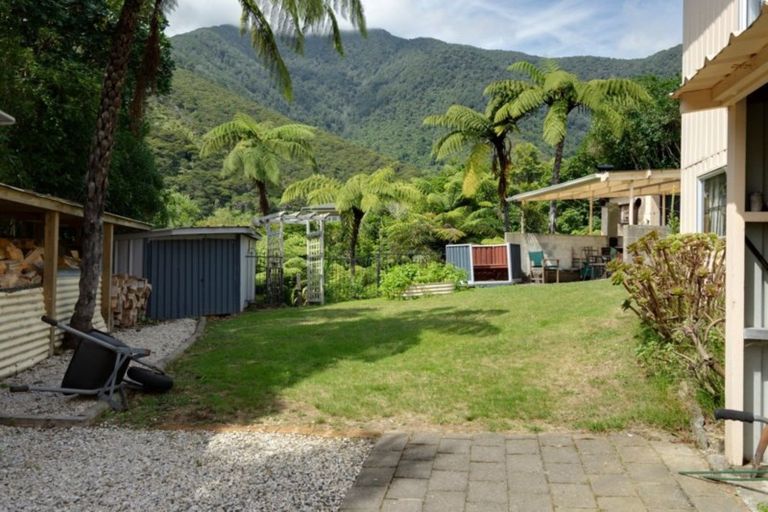 Photo of property in 6 Orchard Lane, Okiwi Bay, French Pass, 7193