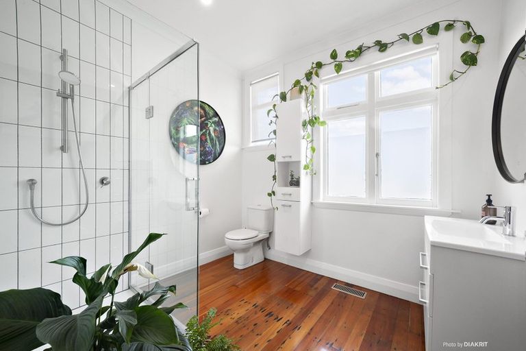 Photo of property in 85 The Parade, Island Bay, Wellington, 6023