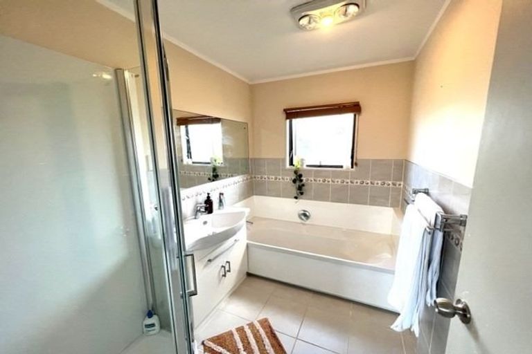 Photo of property in 2b Hammond Avenue, Hatfields Beach, Orewa, 0931