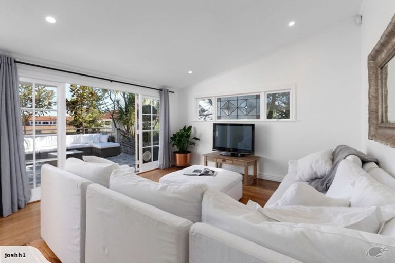 Photo of property in 1/86 Birkenhead Avenue, Birkenhead, Auckland, 0626