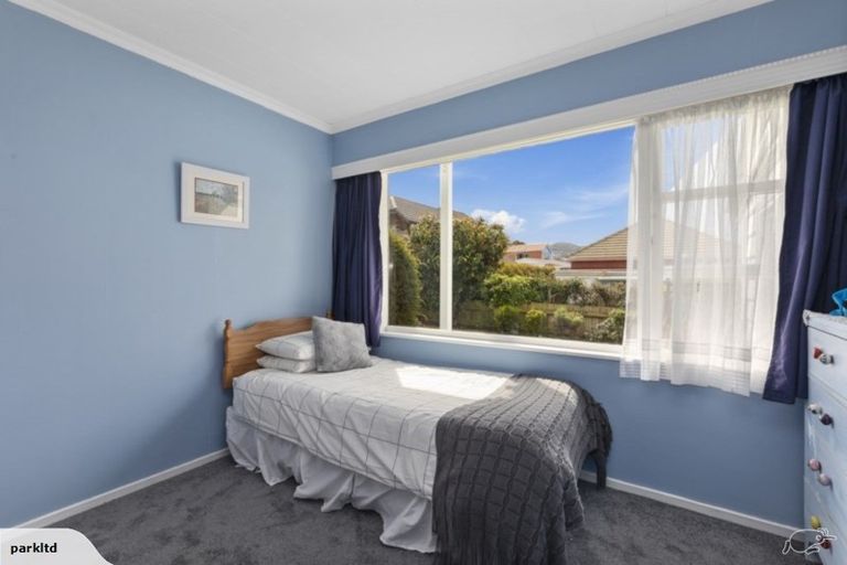 Photo of property in 13 Whites Line West, Woburn, Lower Hutt, 5010