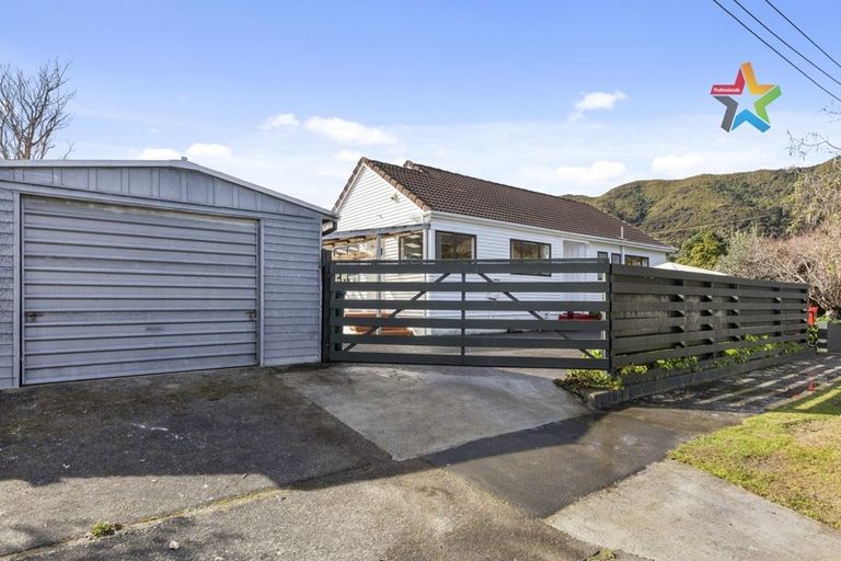 Photo of property in 2 Frickleton Grove, Waterloo, Lower Hutt, 5011