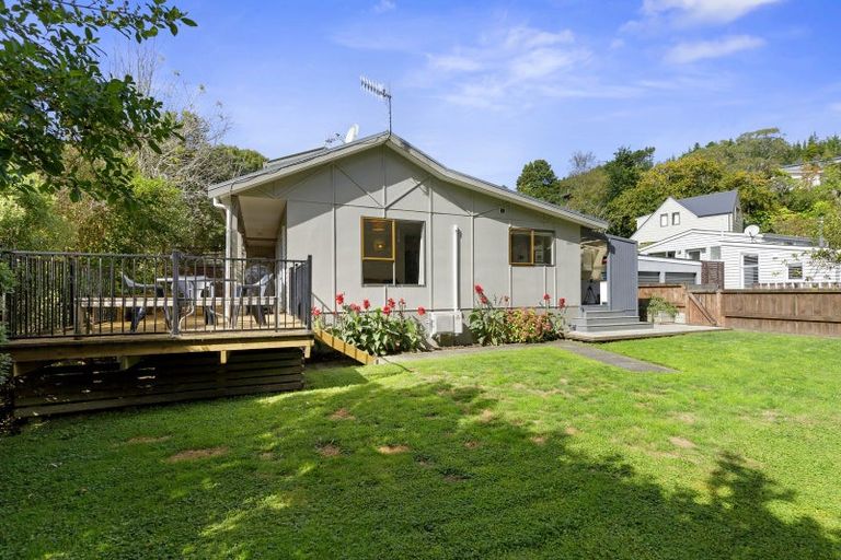 Photo of property in 2/5 Taunton Way, Pinehaven, Upper Hutt, 5019