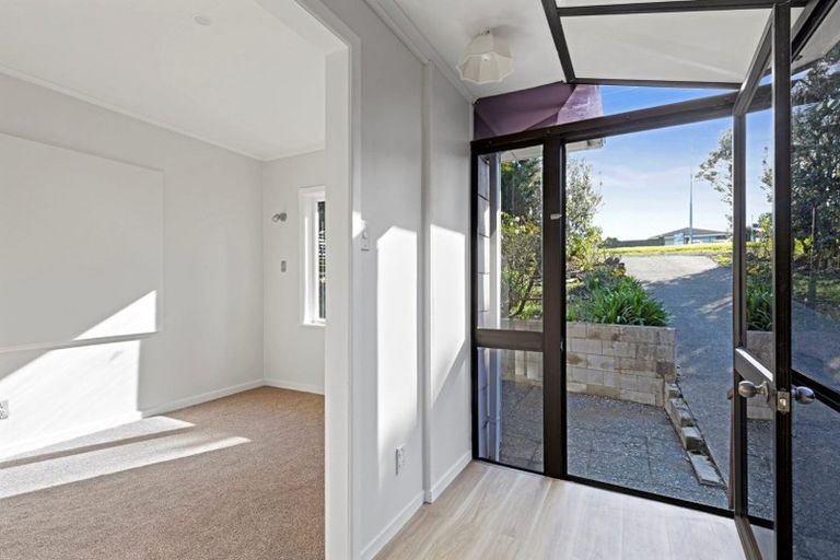 Photo of property in 109-111 Whangaparaoa Road, Red Beach, 0932