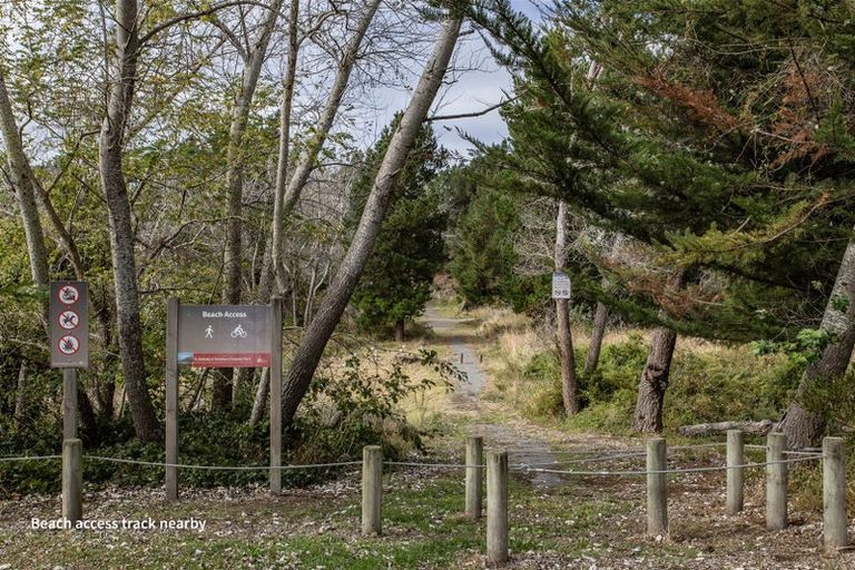 Photo of property in 7 Monks Parade, The Pines Beach, 7630