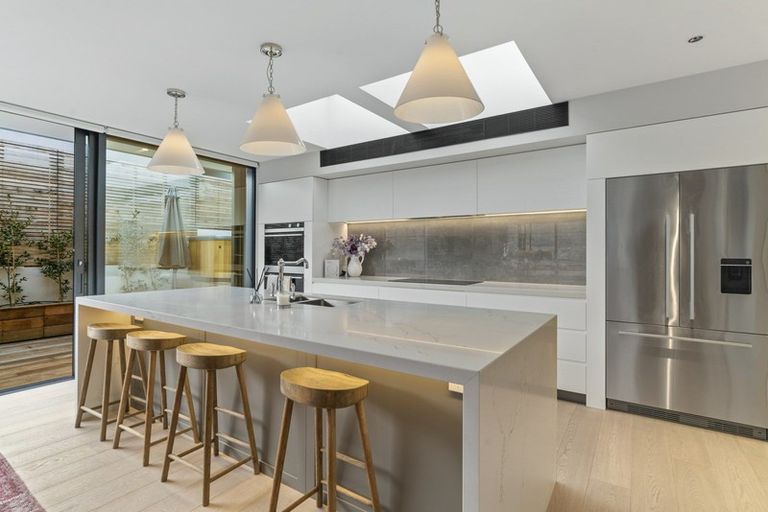 Photo of property in 12 Bay Rise, Wanaka, 9305