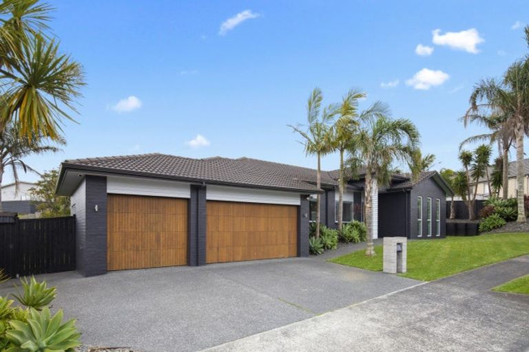 Photo of property in 23 Ina Ville Drive, Pukekohe, 2120