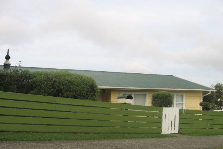 Photo of property in 11 Oakleigh Street, Maungaraki, Lower Hutt, 5010