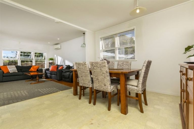 Photo of property in 84 Universal Drive, Henderson, Auckland, 0610