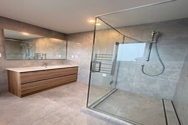 Photo of property in 86a Tiriwa Drive, Massey, Auckland, 0614