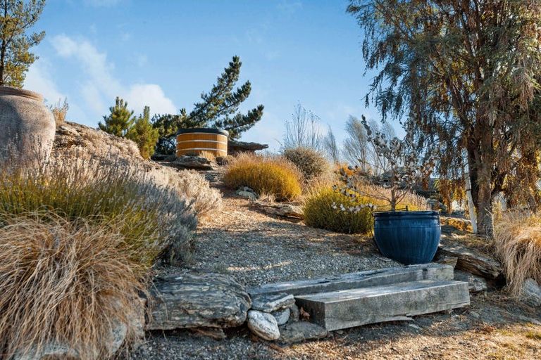 Photo of property in 10 Old Golf Course Road, Bridge Hill, Alexandra, 9320