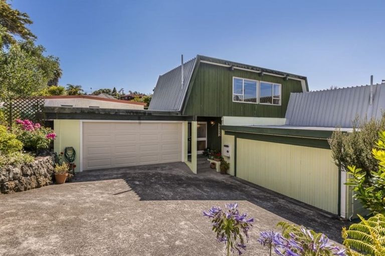 Photo of property in 1/8 Long Street, Torbay, Auckland, 0630