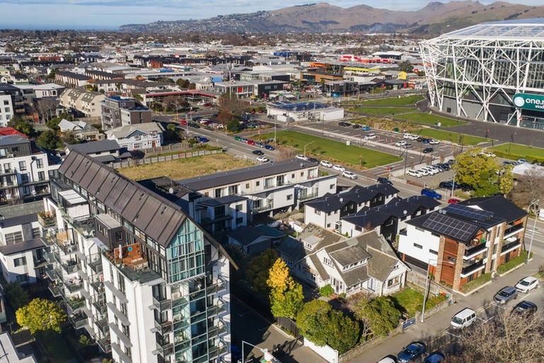 Photo of property in 11/12 Latimer Square, Christchurch Central, Christchurch, 8011