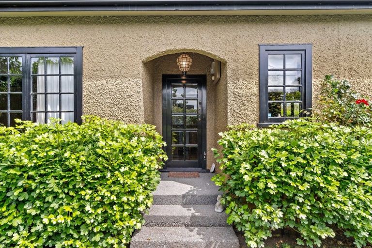 Photo of property in 28 Kempton Street, Greytown, 5712