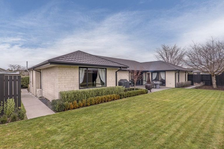 Photo of property in 18 Dunaverty Place, Broomfield, Christchurch, 8042