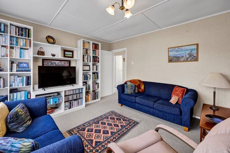 Photo of property in 14 Plympton Street, Brooklands, New Plymouth, 4310