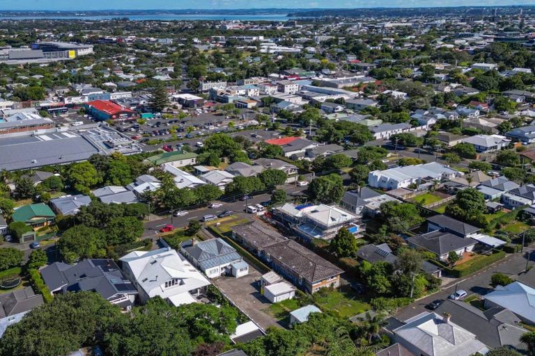 Photo of property in 12 Kenyon Avenue, Mount Eden, Auckland, 1024