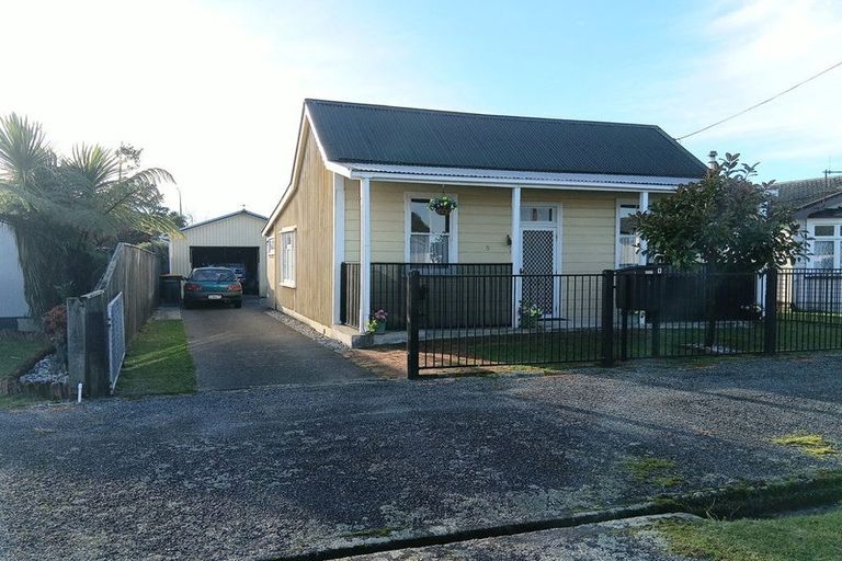 Photo of property in 9 Gladstone Street, Westport, 7825