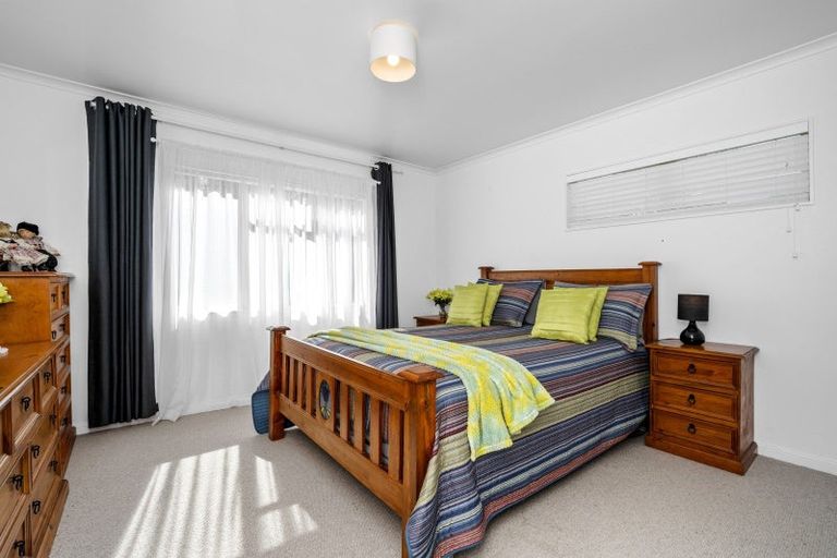 Photo of property in 1 Guildford Place, Bethlehem, Tauranga, 3110