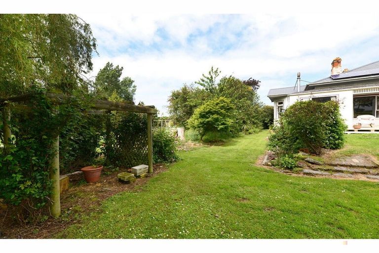 Photo of property in 66 Timaru Road, Waimate, 7924