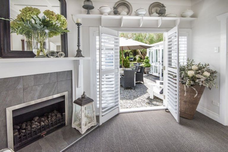 Photo of property in 10 Queens Parade, Devonport, Auckland, 0624