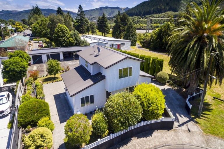 Photo of property in 13 Poplar Grove, Ebdentown, Upper Hutt, 5018